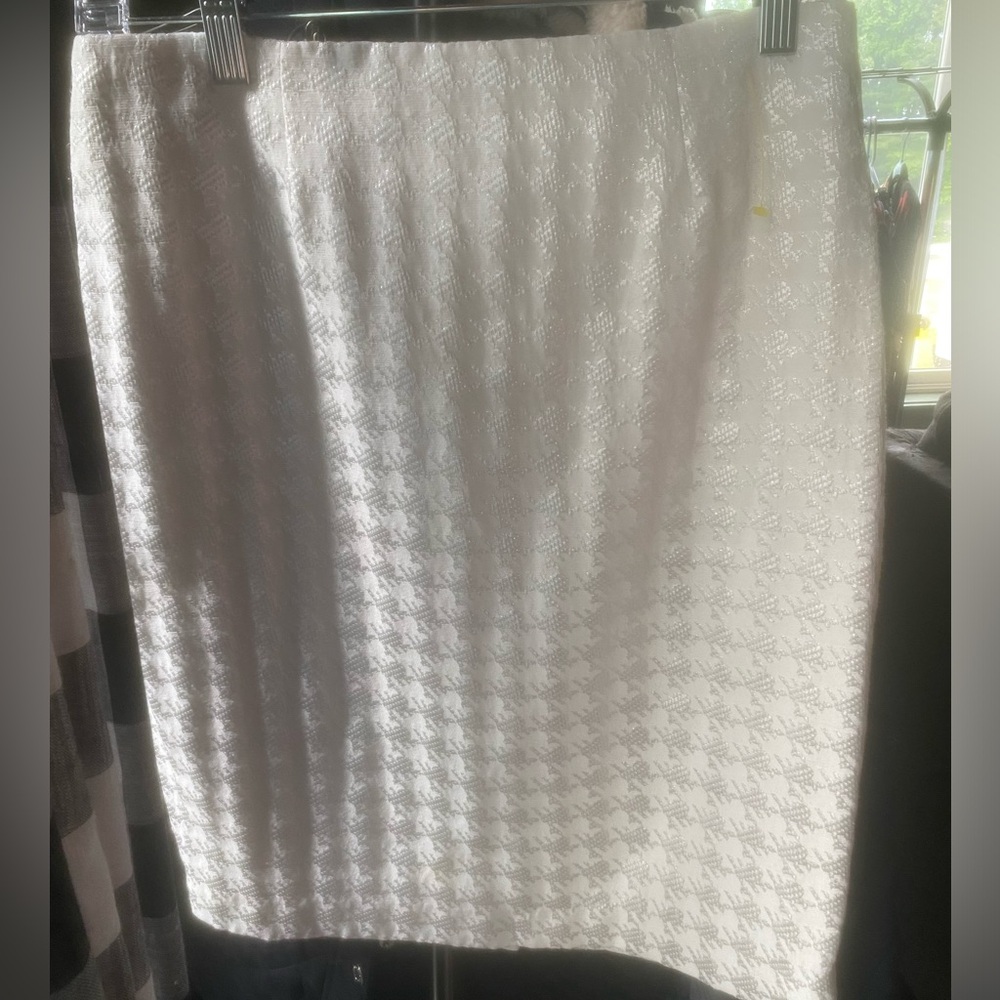 White skirt - size 6